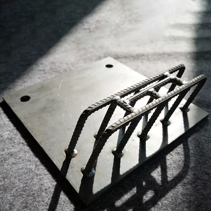 Zabudovaná kotviaca doska